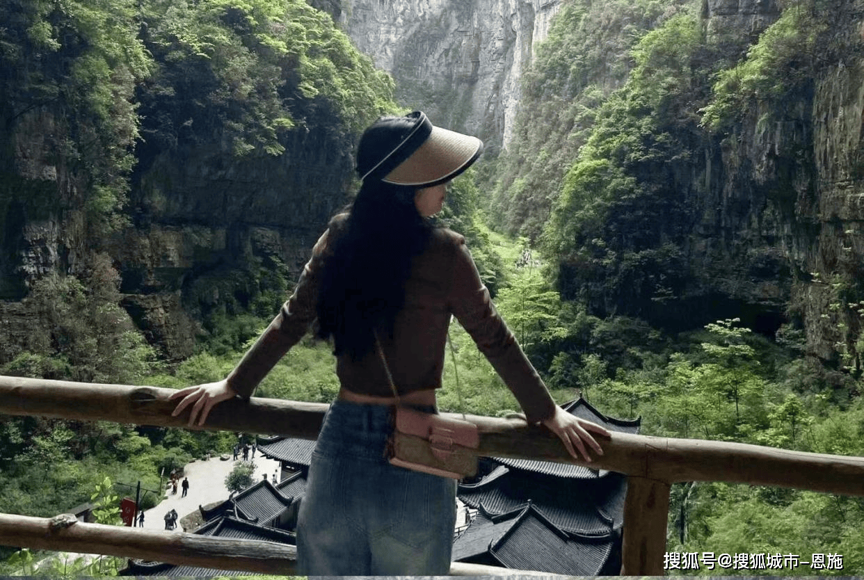 行程专业导游聘请攻略与定制小团精选!PG麻将胡了免费模拟器重庆四日游最佳(图3) 行程专业导游聘请攻略与定制小团精选!PG麻将胡了免费模拟器重庆四日游最佳(图3)