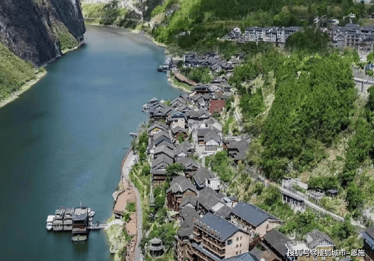 行程专业导游聘请攻略与定制小团精选!PG麻将胡了免费模拟器重庆四日游最佳(图7) 行程专业导游聘请攻略与定制小团精选!PG麻将胡了免费模拟器重庆四日游最佳(图7)